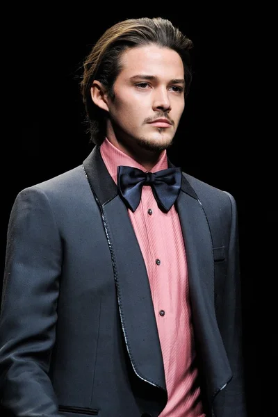 Look 7